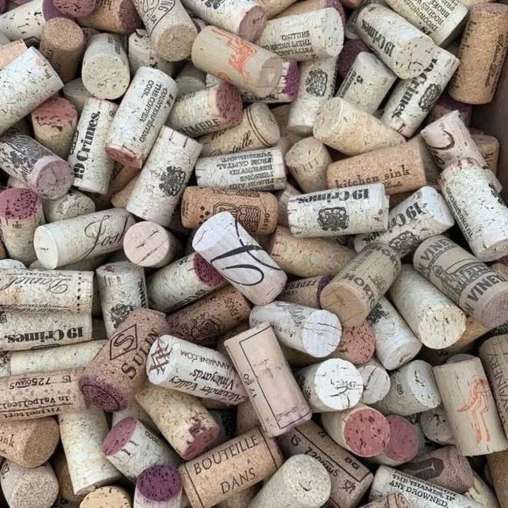 200 NATURAL WINE CORKS — Variety of Red + White Bottles!! Upcycled Art Crafting - Picture 2 of 7